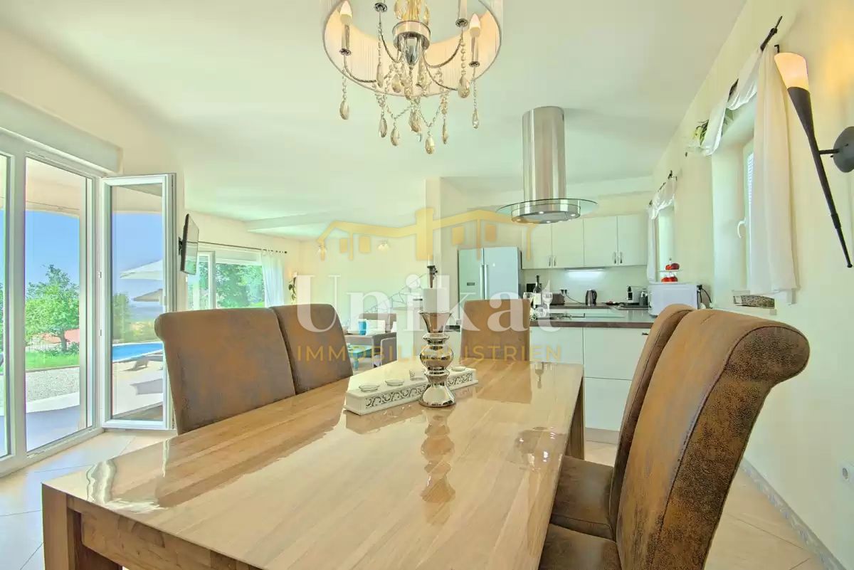 Luksuzna vila s fantastičnim pogledom na morje